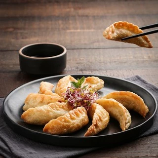 เกี๊ยวซ่าทอดเกาหลี สอดไส้หมู 1,400g 군만두 มันดู Kun Mandu มันดูเกี๊ยวเกาหลี