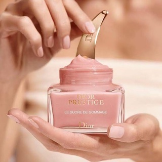 สครับหน้า Dior Prestige Le sucre de gommage (Sugar scrub) 150ml.