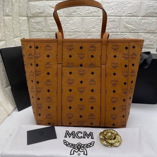 MCM Original Grade Size32cm  หนังสวยมากฯค่ะ ลายสวยเนี๊ยบ โลโก้คมชัด เรียกได้ว่าเป๊ะทุกอณูตามต้นฉบับทุกประการเลยค่ะ