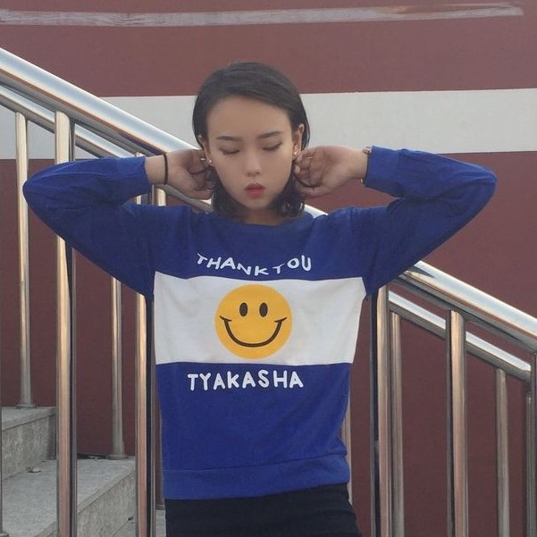 เสื้อแฟชั่น คอกลม แขนยาว ลาย smile สีน้ำเงิน 2762