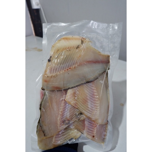 ปลานิลเลาะก้าง​ ร้าน​ ปลาเค็มแดดเดียว​ เจ๊จอก​ บางบ่อ 500​ กรัม