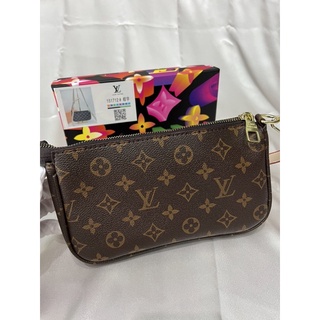 กระเป๋าสะพายข้างLouis Vuitton Pochette