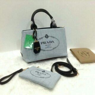 กระเป๋าแบรนด์ : prada