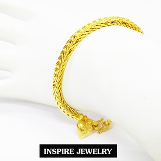 Inspire Jewelry ,สร้อยข้อมือทองลายสี่เสาจิกเพชร ห้อยหัวใจทองตอกลาย ยาว 19cm. เส้นขนาด 3 บาท พร้อมถุงกำมะหยี่