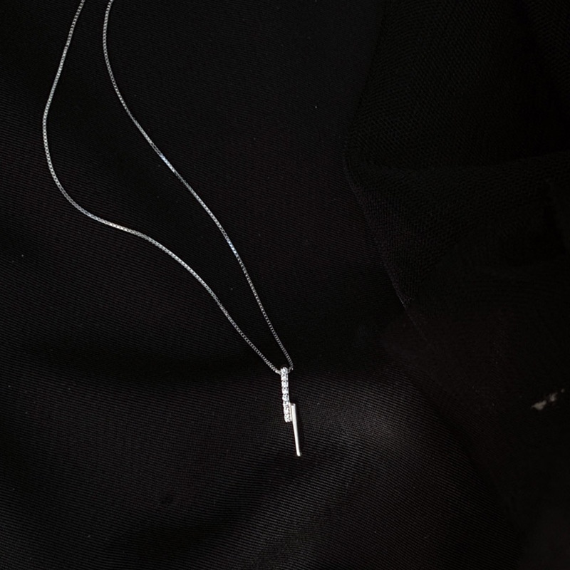 สร้อยคอสไตล์เกาหลีของผู้หญิงที่เรียบง่ายอ่อนโยนหรูหราพร้อมหิน CI4