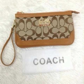 กระเป๋าใส่มือถือCoach