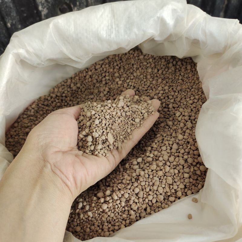 หินภูเขาไฟTPI ชนิดปั้นเม็ด ขนาด500กรัม หินปลูกต้นไม้ หินโรยกระถาง