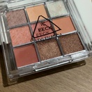 reviewร้านแนะนำพาเลทอายแชโดว์ 9 สี เนื้อดินน้ำมัน เนื้อใยไหม ประกายชิมเมอร์ Eye shadow 9 color comment 2
