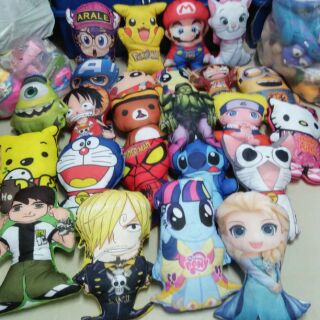 ตุ๊กตาลายพิมพ์ด้านในเป็นใยสังเคราะห์สีขาว
