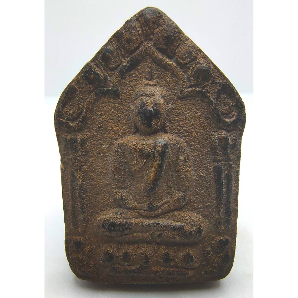 พระขุนแผนผงพรายกุมาร เนื้อผสมว่านไพรดำ (แม่เหล็กดูด) หลังฝังตะกรุดตะปู 2 ดอก ฝังประคำ 4 ลูก หลวงปู่ท