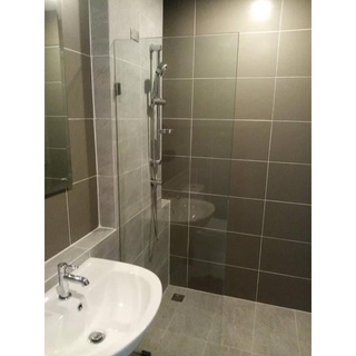 กระจกกั้นอาบน้ำสำเร็จรูป DIY บาน Fix *จัดส่งเฉพาะกรุงเทพฯ แล…