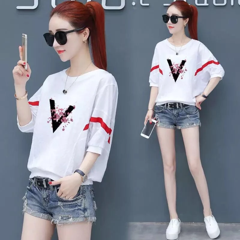 New311- เสื้อยืดแฟชั่นผู้หญิง รูปแบบใหม่แฟชั่นมาแรง เสื้อสไตล์เกาหลีหน้าร้อนทรงค้างคาวผ้านุ่มใส่สบาย พิมพ์ลายน่ารัก3ลาย