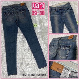 Y98👖กางเกงยีนส์ผู้หญิง 🌿LEVI’S🌿DEMI Curve : SKINNY📌 ขาเดฟ~ผ้ายืด👖แบรนด์เนมแท้มือสองญี่ปุ่น📌งานสวย/สภาพใหม่ เอว 29~30