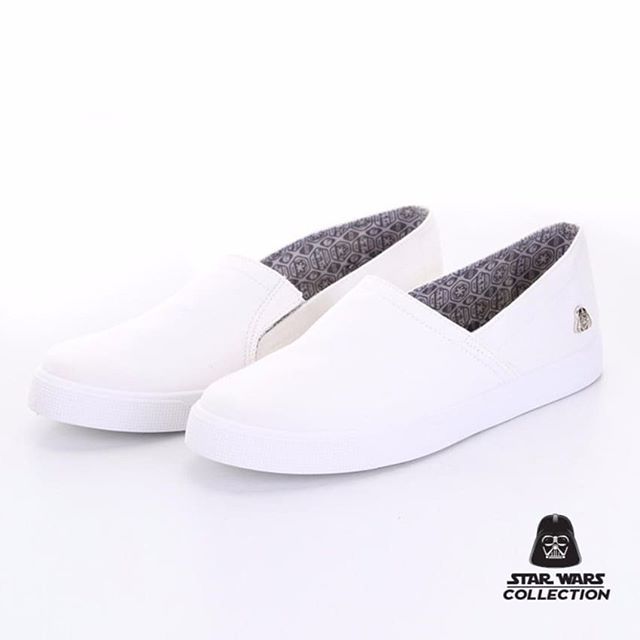 รองเท้าผ้าใบสีขาว | Bata Starwar Collection