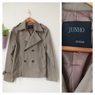 JUNHO แจ็กเก็ต สีกากีผ้าคอตตอนไม่ยืด ผ้าหนา มีซับใน Size XL รอบอก 40 นิ้วค่ะ