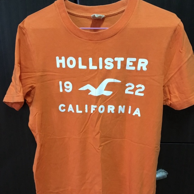 เสื้อยืดคอกลม Hollister