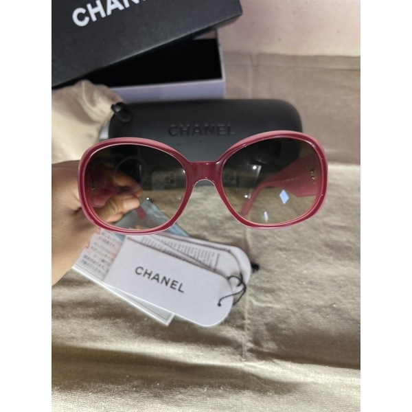 Chanel แท้ 💯 %(มือสอง) แว่นตาสีชมพูขาเป็นลายดอกไม้