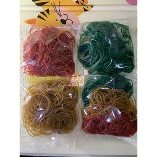 แบ่งขายถุงละ 100 กรัม หนังยางรัดแกง วงเล็ก / วงใหญ่ / สีสันสดใส อย่างดี ตรา KW