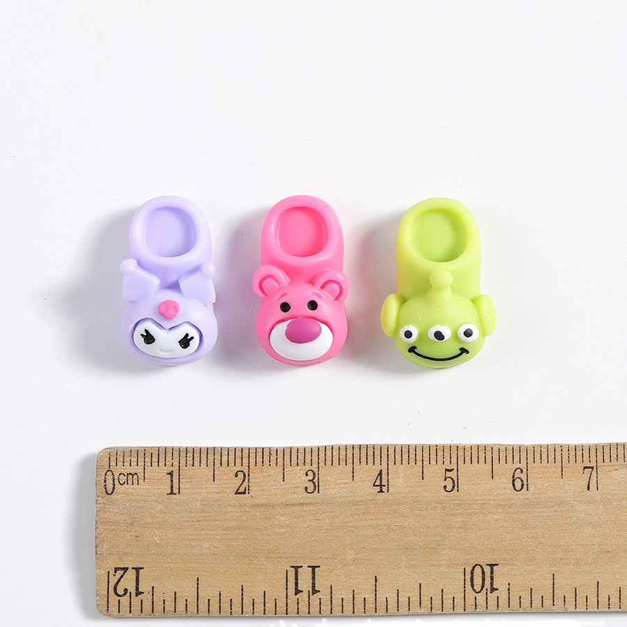 รูปร่างของรองเท้าแตะ Jibbitz ชุดตัวติดรองเท้าเซต ตัวติดรองเท้ามีรู จิ๊บบิท Charms ตกแต่งน่ารัก