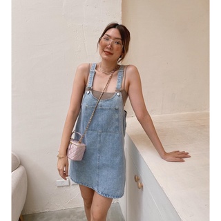 ชุดเอี๊ยมกระโปรงยีนส์ จากร้านVirrysshopใหม่มือ1 ลุคนี้ใส่แล้วเด็กลงไปอีกผ้ายีนส์สีเฟดสวยไม่หนักสายปรับสั้นยาวได้ อก-36”
