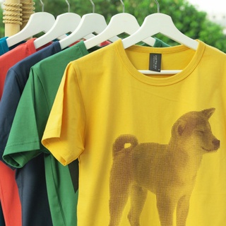 over the sky T-shirt กราฟฟิค เสื้อยืดคอกลม - หมาญี่ปุ่น ชิบะ ฮาจิโกะ Shiba