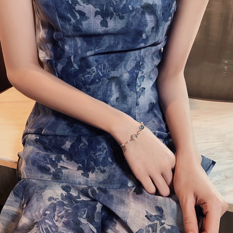 สร้อยข้อมือ ประดับจี้ดาว ดวงจันทร์ สไตล์เกาหลี สำหรับผู้หญิง