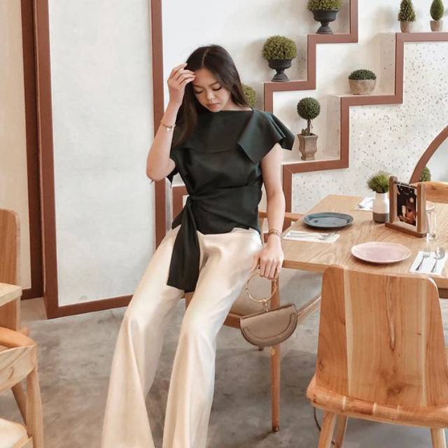 Rhei Collection - Missy Top Black Blouse Womens Black Scuba Sabrina Top