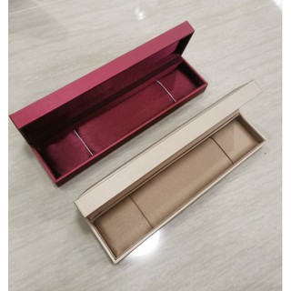 กล่องหนังใส่สร้อยข้อมือสุดหรู วัสดุPU SILK