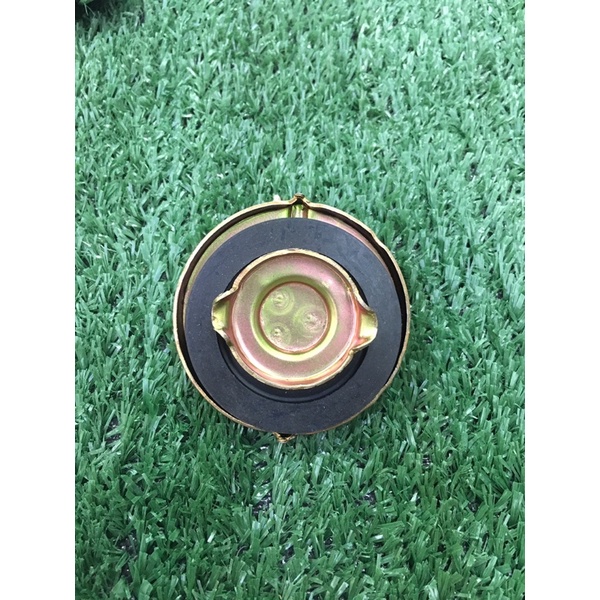 ฝาถังน้ำมันดัสสัน720 NISSAN