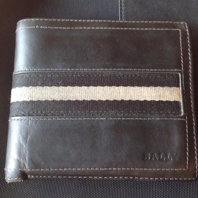 กระเป๋าสตางค์ Bally