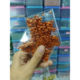 เลื่อมปักเสื้อสีส้มทองแดง 850-900 ชิ้น 10 บาท