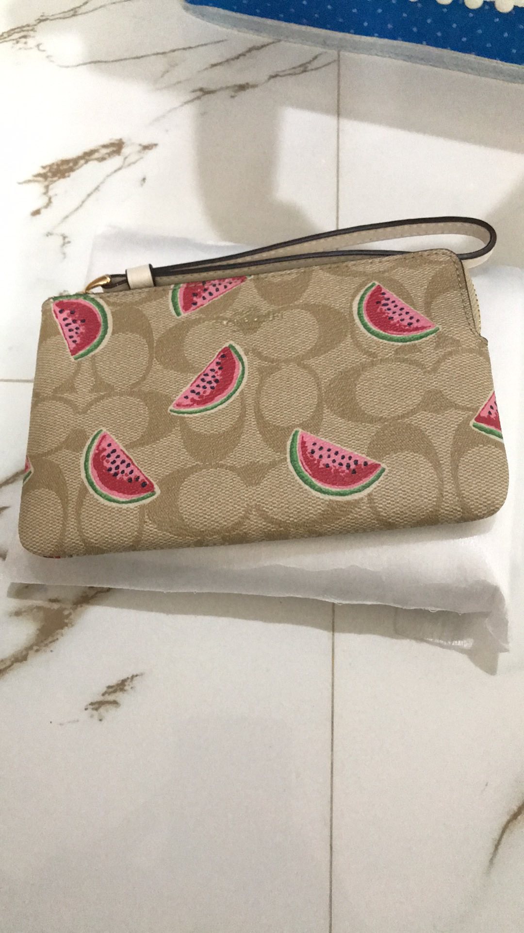 พร้อมส่ง แท้ 🇺🇸 100% New Coach 1 ซิป S รุ่น CORNER ZIP WRISTLET พร้อมส่ง แท้ 🇺🇸 100% New Coach 1 ซิป S รุ่น CORNER ZIP WRISTLET