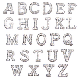 แผ่นแพทช์ไข่มุกเทียม 26 ตัวอักษร แฮนด์เมด สําหรับตกแต่งเสื้อผ้าผู้หญิง