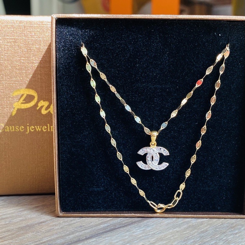 Princely จีเพชรพร้อมสร้อยคอทอง9Kลายจันกะพริบพร้อมจี้CC รุ่นPG3013ประดับด้วยเพชรสวิส