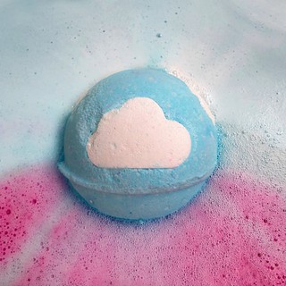 (ของใหม่) Lush Atom Heart Mother Bath Bomb 200g