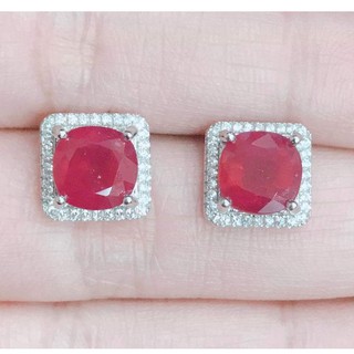 ต่างหูพลอยทับทิมสีแดงสด(Ruby)ต่างหูเงิน 92.5%ล้อมด้วยเพชรรัสเซีย รุ่นNA605-RU