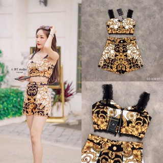 เซตเสื้อครอปและกางเกงขาสั้น Versace