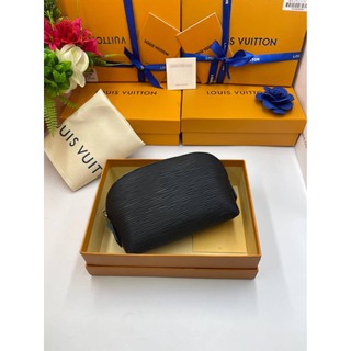 Louis vuitton cosmetic bag Grade vip size 16cm  อปก.full box set