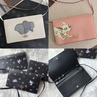 ของแท้100%พร้อมส่งที่ไทย🎀COACH DISNEY X COACH HAYDEN FOLDOVER CROSSBODY CLUTCH WITH DALMATIAN FLORAL PRINT