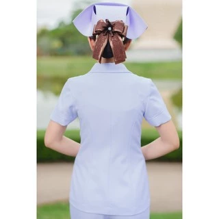 พร้อมส่ง**เฉพาะเสื้อ**คอเทเลอร์แหลมแขนสั้น ผ้าวาเลนติโน่ ขาวโอโม่ ชุดพยาบาลสำเร็จรูป ชุดพยาบาลร้านอ๋อง