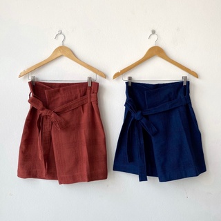 Woven Shorts กางเกงสั้นเอวสูงทรงเลม่อฮ่อม