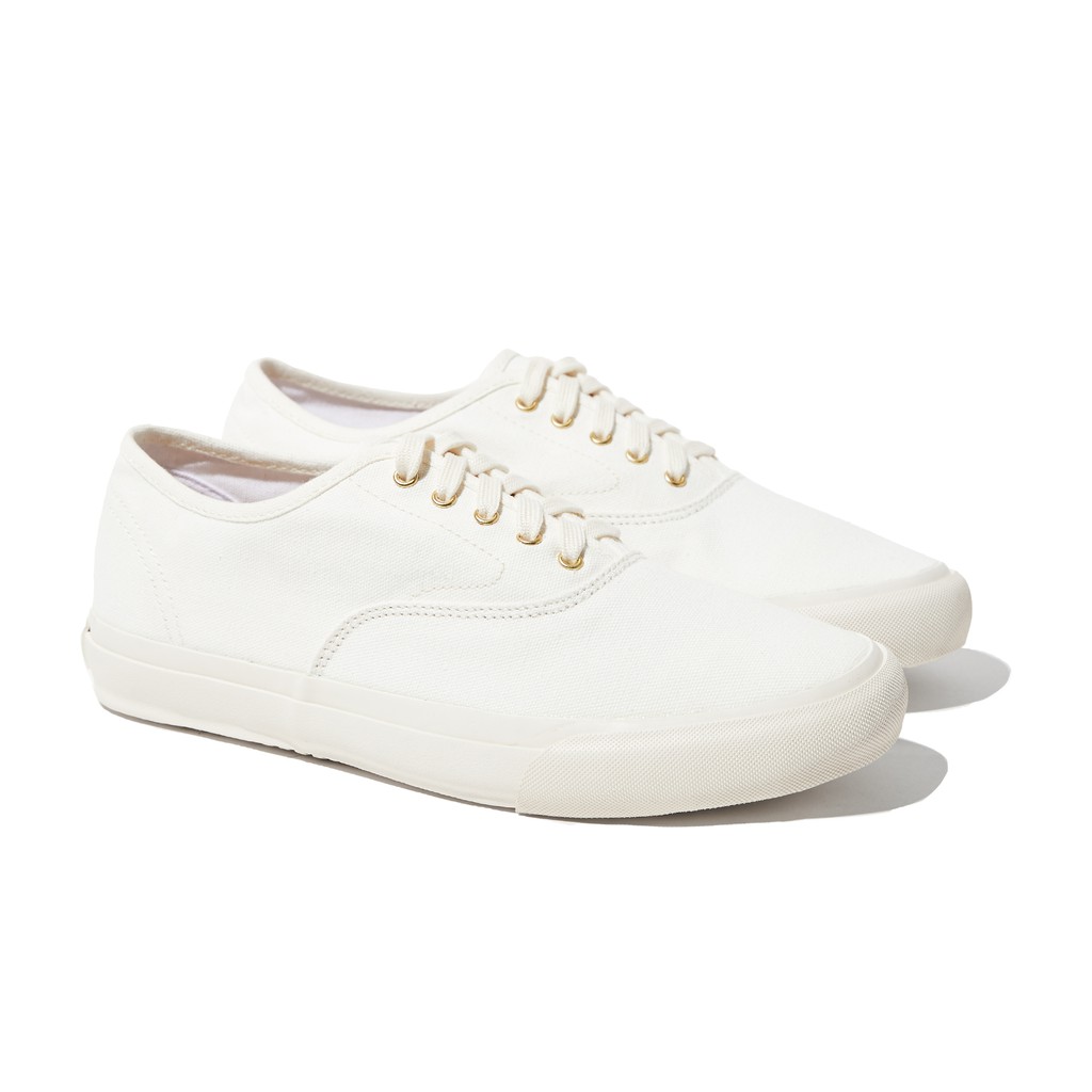 รองเท้าผ้าใบ Atlas รุ่น Logan Canvas Sneakers in White