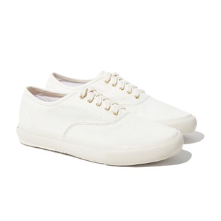 ราคารองเท้าผ้าใบ Atlas รุ่น Logan Canvas Sneakers in White