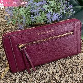 CHARLES &amp; KEITH LONG WALLET BAG ของแท้ ราคาถูก