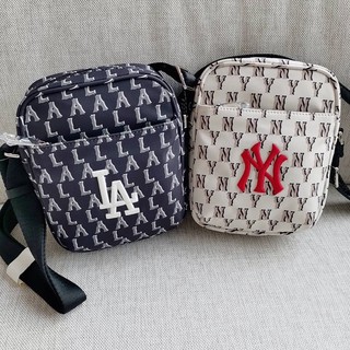 MLB monogram cross bag กระเป๋าสะพาย รุ่นนี้มี 2 สี Size: 18*14*5.5 cm