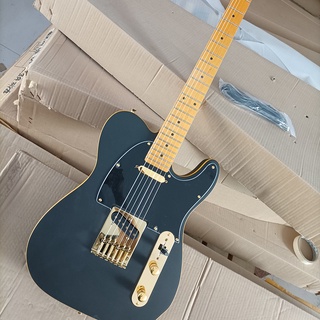 Fender Telecaster เฟรตบอร์ดกีตาร์ไฟฟ้า 6 สาย เนื้อแมตต์ สีดํา พร้อมฮาร์ดแวร์สีทอง