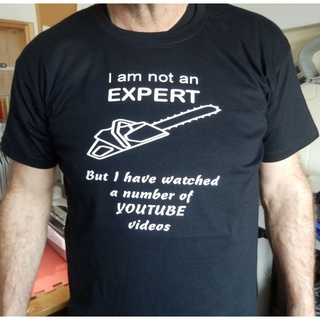 【Hot】เสื้อยืด ผ้าฝ้าย พิมพ์ลาย I AM NOT AN EXPERT ของขวัญตลก สําหรับของขวัญ