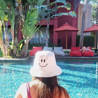 smiley bucket hat new! (offwhite)