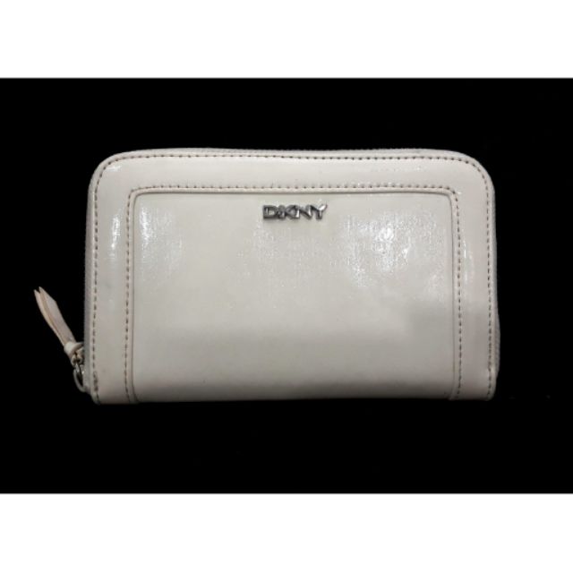 กระเป๋าสตางค์ DKNY