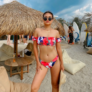 Aloha set bikini 🔥🌺🌺 บิกินี่ลายดอกไม้ ดูเป็นสาวอโลฮ่าสุดๆจ้า แซ่บมาก ไม่มีไม่ได้ซัมเมอร์นี้ต้องปัง!!